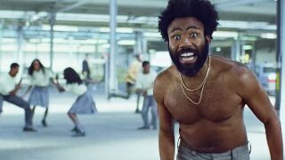 Childish Gambino разкри, че е претърпял инсулт и си е счупил крака (СНИМКИ + ВИДЕО)