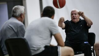 Легендата Пини Гершон събира най-талантливите ни баскетболисти 