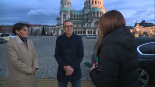 Снимка: "Катедралният площад би трябвало да изглежда като катедрален площад, а не като автоборса"