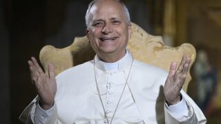 Папа Лео XIV към студенти: Никога не позволявайте изкуствения интелект да ви пише домашните!