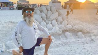 Творческото дуо Пол и Реми с два медала от Американското първенство по пясъчни скулптури