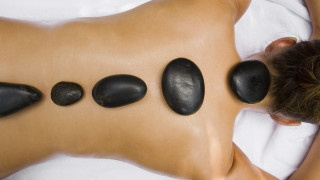 Източни масажи с камъни