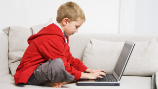 Масово деца с гръбначни изкривявания