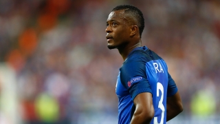 Патрис Евра – от кльощаво момченце до мускулест шампион (ВИДЕО)