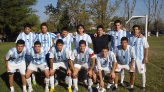 Аржентински клуб преправя крив терен (СНИМКА)