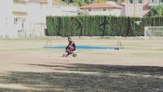 Марио Балотели шампион с... мини мотори (ВИДЕО)