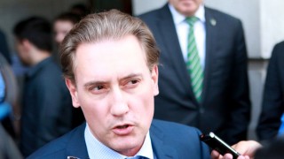 Домусчиев: Подкрепям Михайлов. Кандидатурите на Сираков и Пенев са абсурдни