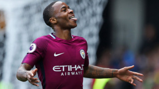 Стърлинг зарязал социалните мрежи заради обиди