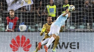 Головата машина Имобиле не спира да вкарва, а 