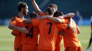 Гол в 90-ата минута класира 