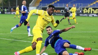 Автогол класира 