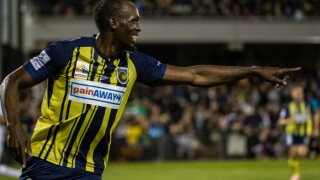 Болт е на крачка от професионалния футбол (ВИДЕО)