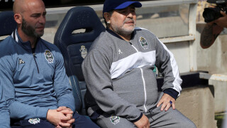 Марадона празнува първа победа със секси танц (ВИДЕО)