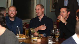 Лампард гледа мач на по бира с принц Уилям 