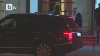 Михайлов не издържа, напусна с джипа доста преди края на мача с Англия (ВИДЕО)