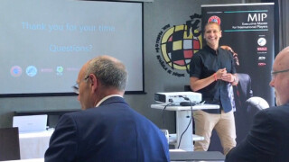 Треньор в Англия: Стилиян Петров трябва да поеме БФС