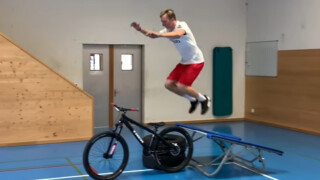 След 232-ия опит: Безупречна тренировка за баланс (ВИДЕО)