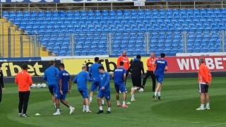 Гимназист сред заразените с COVID-19 в 