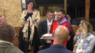 Бурно парти за рождения ден на Хепи Ванче