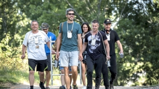 Победител в петия дуел е Петър