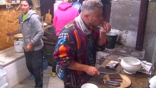 Глад измъчва участниците