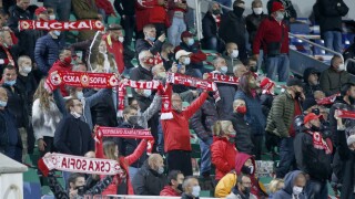 Новите мерки: Без фенове на закрито, до 30% на открито