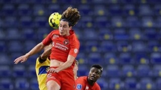 Краев титуляр при късен обрат срещу 