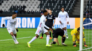 Късни голове спасиха 