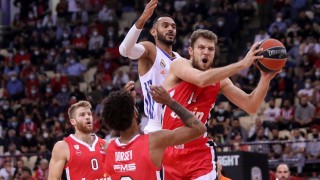 Страхотен Везенков поведе 