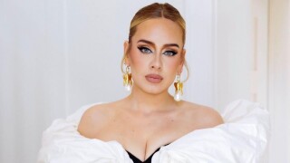Адел на 34: Ако времето лекува така добре, то нямам търпение да стана на 60