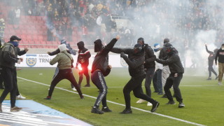 Бой на ултраси прекрати дербито на Словакия (ВИДЕО)