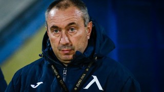 Стоилов: Ако трябва ще продадем всички играчи, за да спасим клуба от фалит (ВИДЕО)