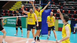 Отложиха мач на 