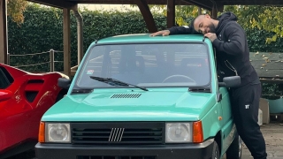 Със скъпи коли е лесно: Артуро Видал предпочита стара 