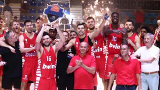 Везенков започна сезона с трофей