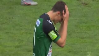 Автогол от 60 метра е претендент за №1 през сезона