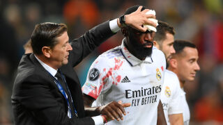 Кървав гол измъкна 