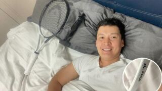 Казахстанец спи с ракетата на Джокович