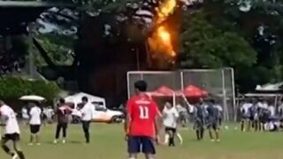 Мълния удари рефер по време на мач