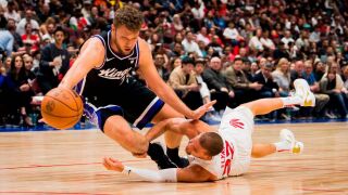 Започна ги: Везенков над всички за Сакраменто (ВИДЕО)