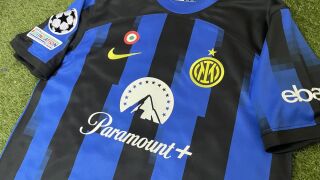 Гей играе за Интер