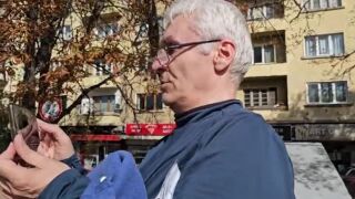 Жалбоподателят срещу 