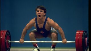 Турция чества наследството на Наим Сюлейманоглу