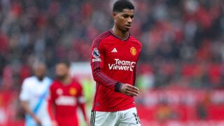 Бият те като тъпан, но ти отиваш да празнуваш в бар