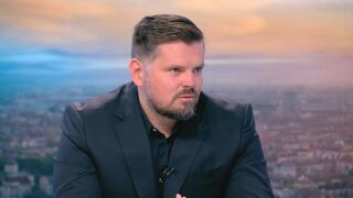 Снимка: Финансист: Държавата да спре да вдига заплатите