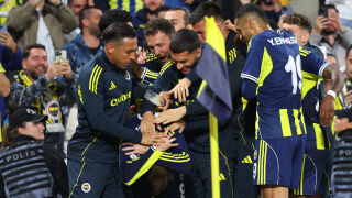 Двойна доза победи за Истанбул в Европа (ВИДЕО)