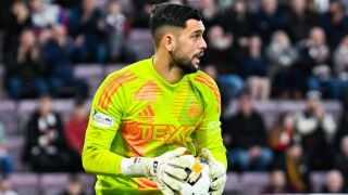 Абърдийн и Митов най-сетне победиха в първенството