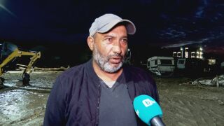 Снимка: Собственикът на касата с пари, отнесена в морето: В нея няма 2 милиона, има документи на камиони и багери
