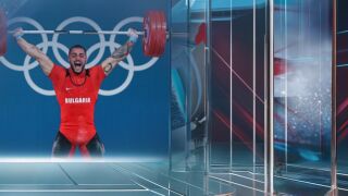 Новият звяр на подиума – с техниката на легенда (ВИДЕО)