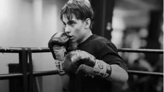 17-годишен боксьор се обеси като баща си